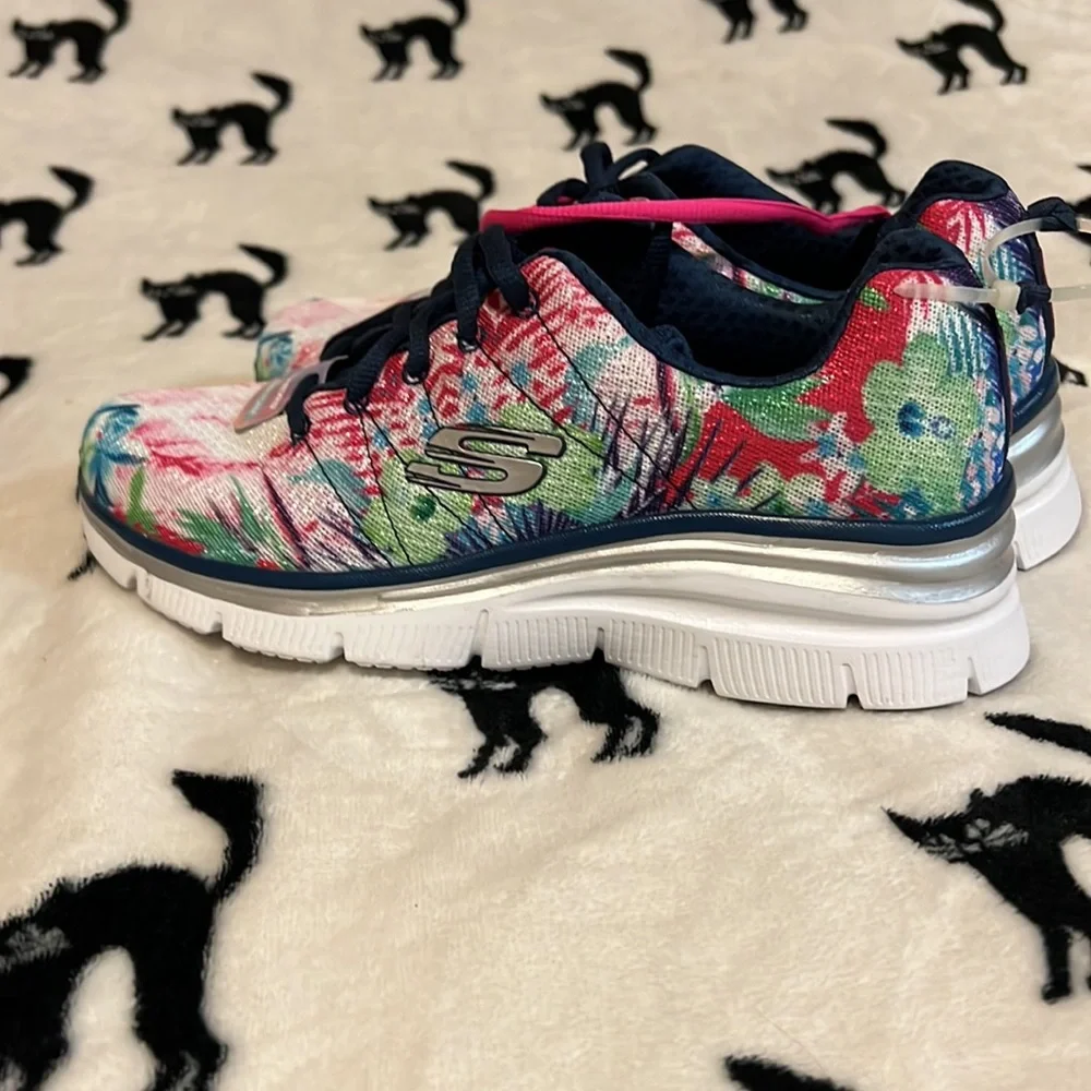 Skechers Tropical Print Sneaker Wedges Spring Essential Navy Multi - Medium - Picture 2 of 8